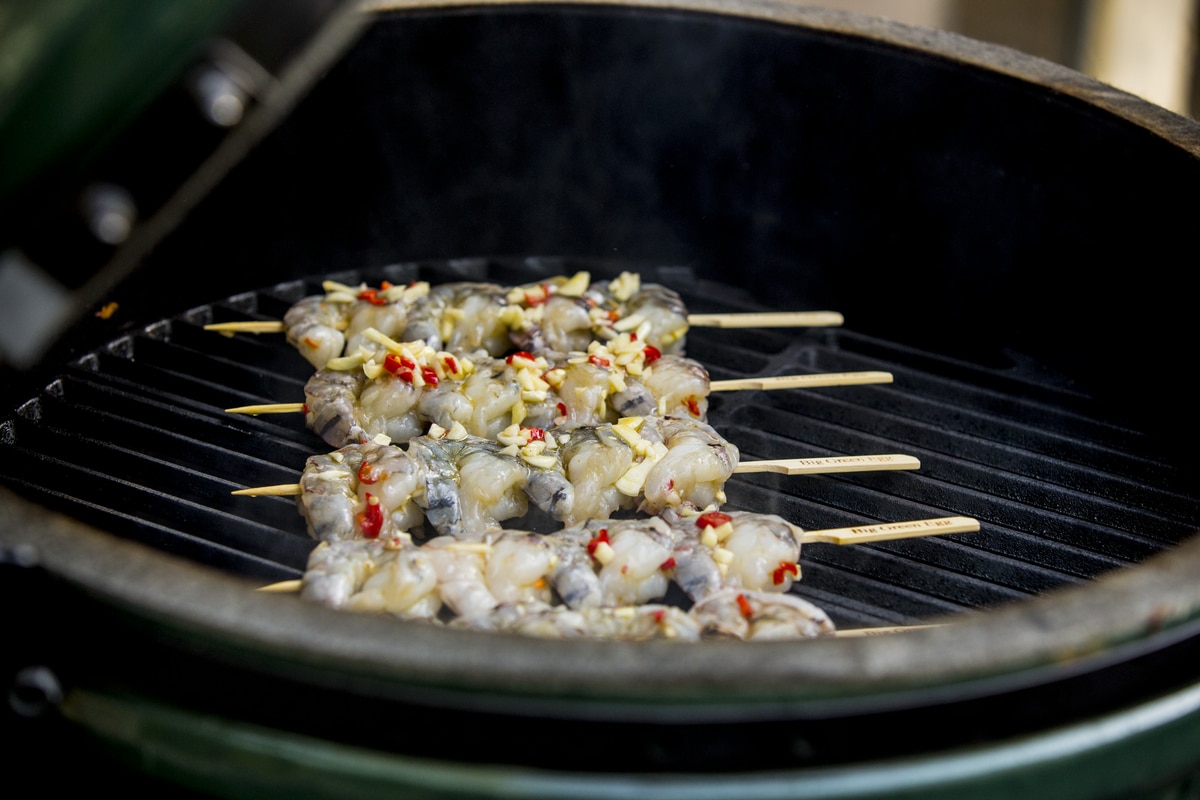 Királyrák fokhagymával a Big Green Egg-ből